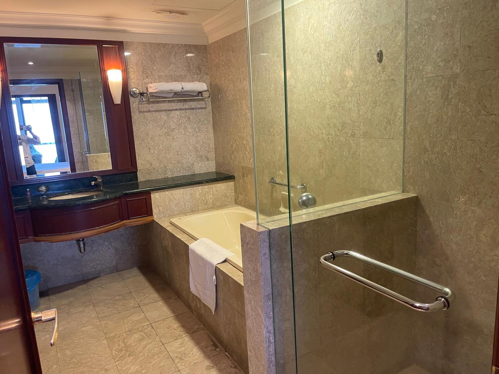 New Empire At Times Square Kl Apartment